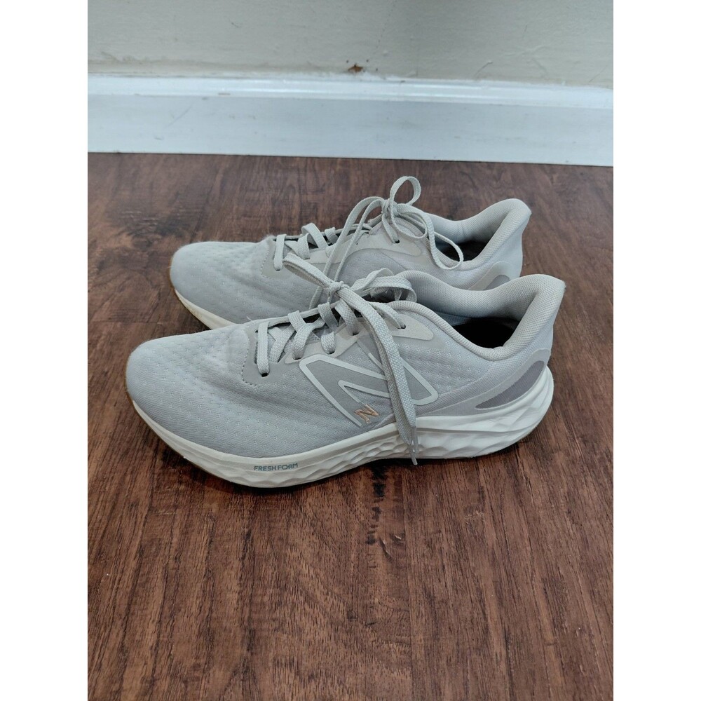 Size 7 - New Balance Fresh Foam Arishi v4 Ligth Gray  Women's Sneakers